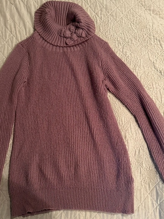 Daisy Fuentes Sweaters - Daisy Fuentes Floral Accent Lilac Turtleneck Sweater- Size- medium